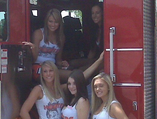 The Hooters Girls Pose with Rescue Engine 222